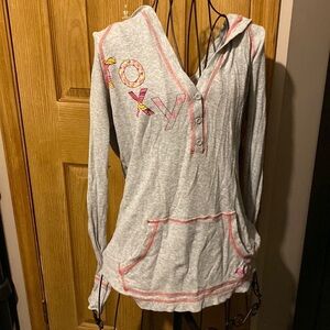 Roxy’s hoodie​​